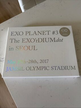 Kpop EXO PLANET #3 – The EXO’rDIUMdot in SEOUL live CD album box set